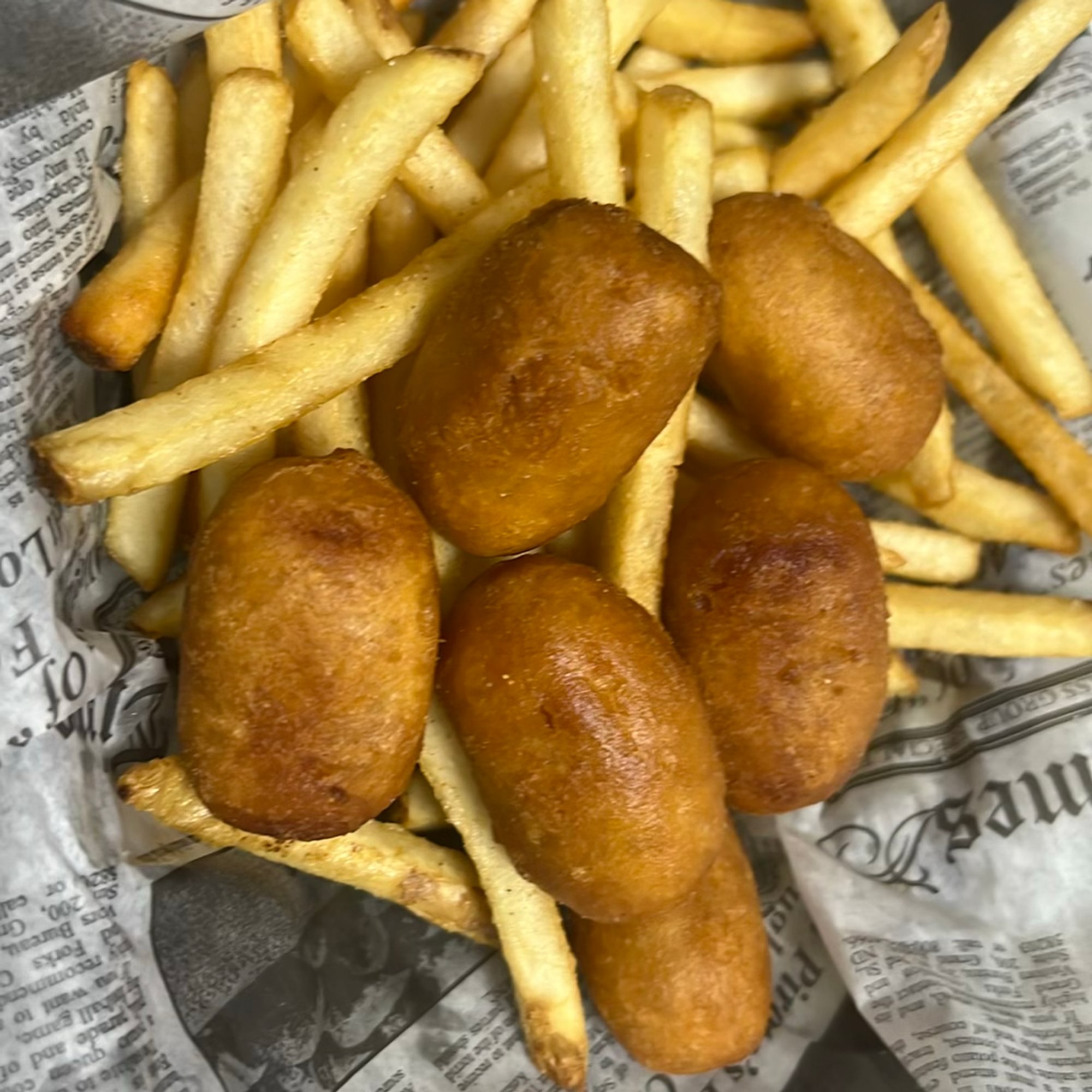 Kids Corn Dogs w/ Fries
