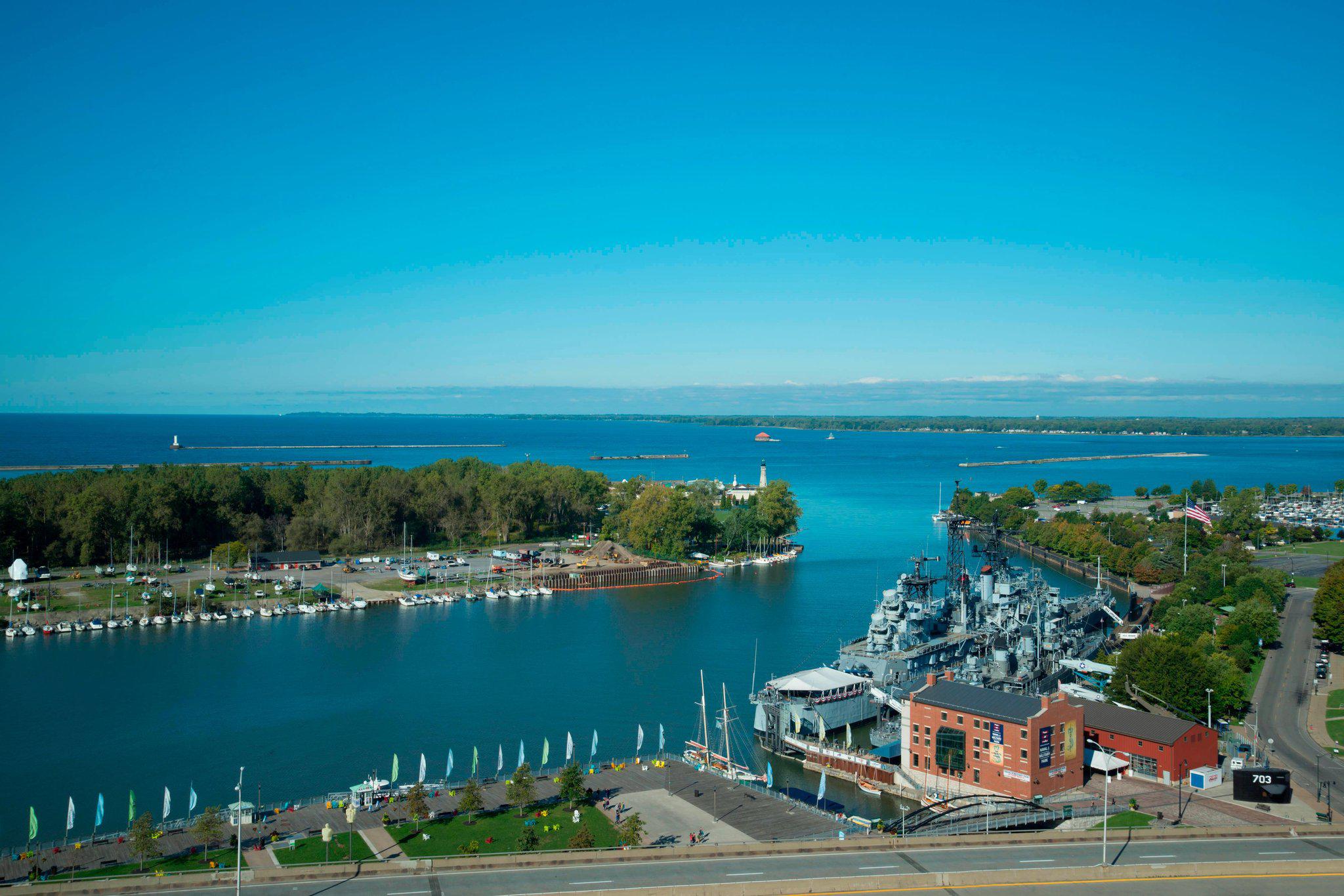 Buffalo Marriott at LECOM HARBORCENTER Photo