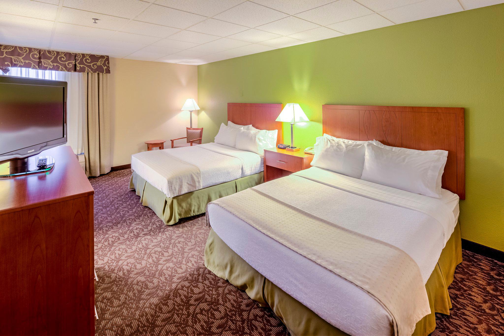 Holiday Inn & Suites Mansfield-Conference Ctr Photo