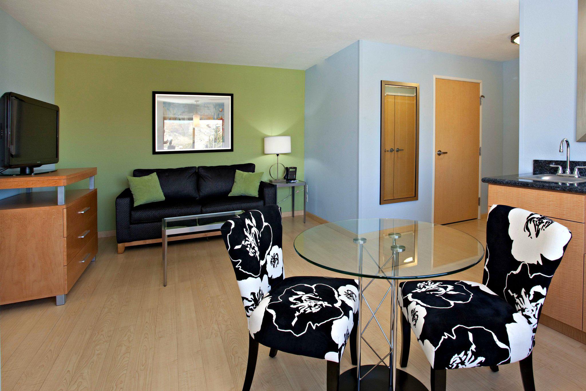 Holiday Inn Express & Suites Rock Springs Green River Photo