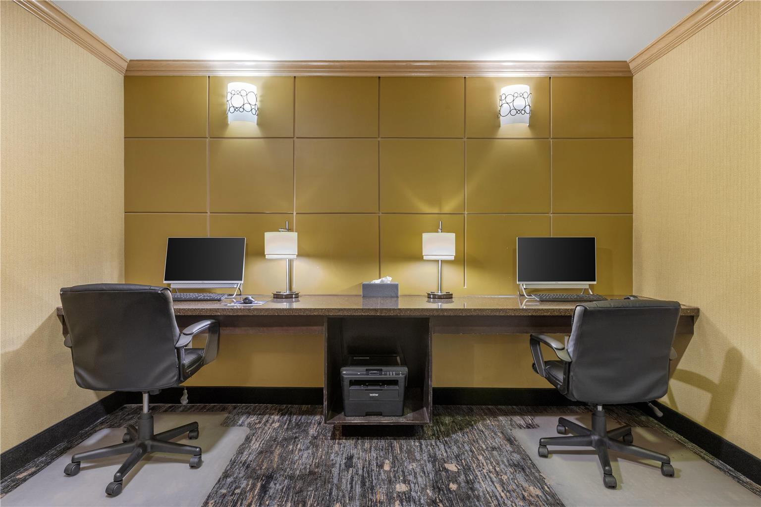 Best Western Aspen Hotel Image