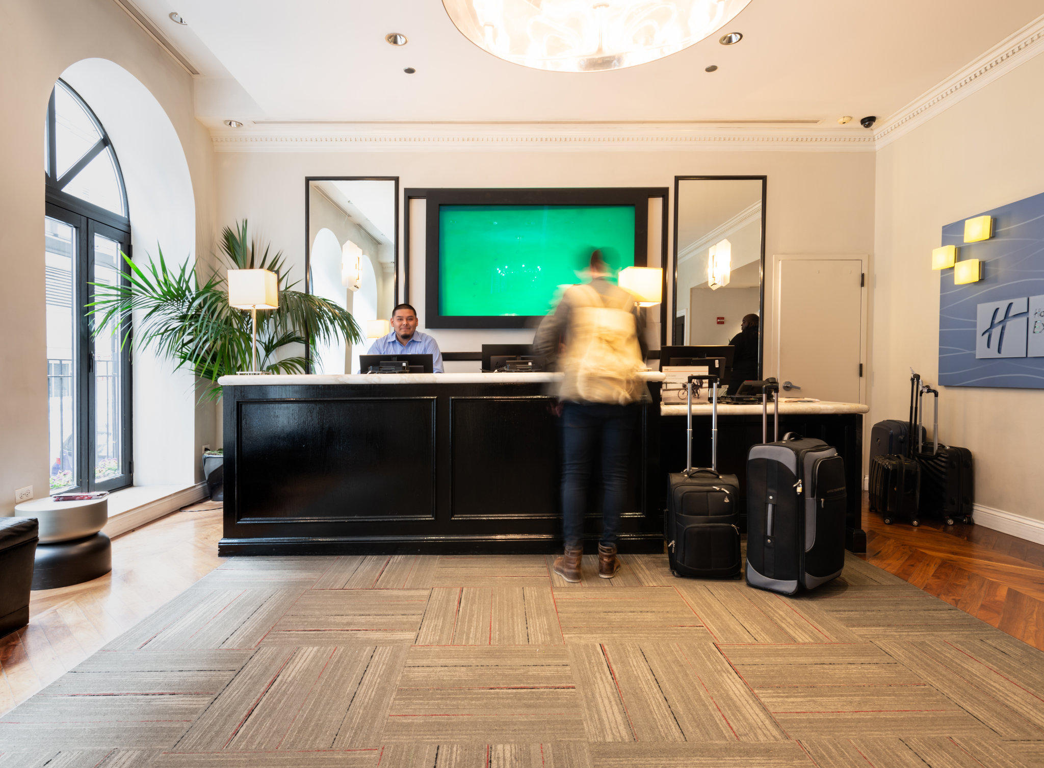 Holiday Inn Express Chicago - Magnificent Mile Photo