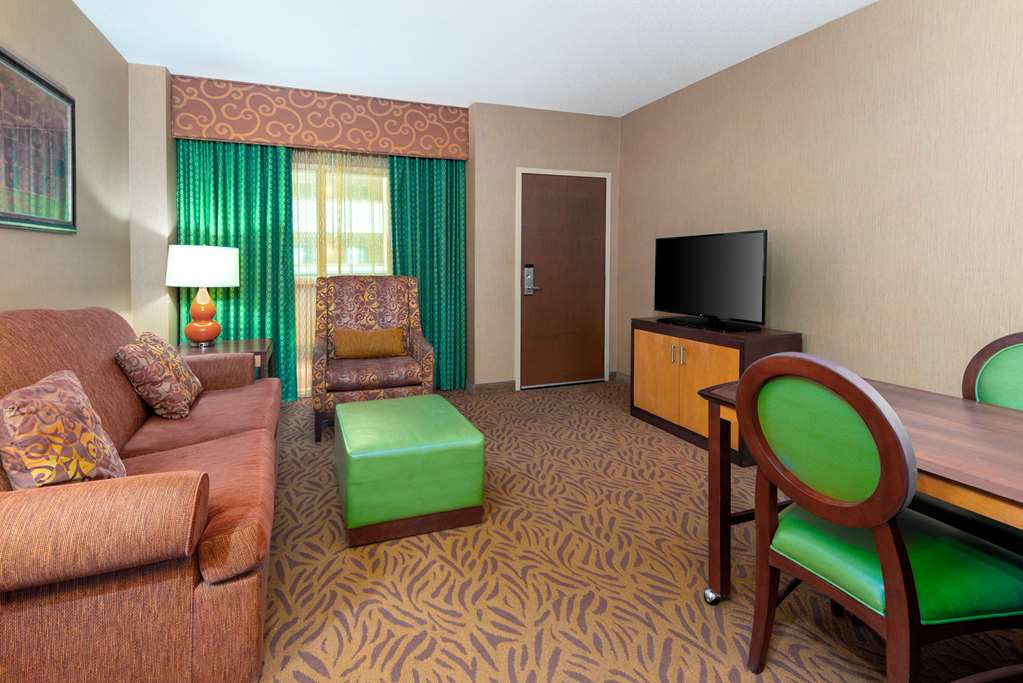 Embassy Suites by Hilton Omaha La Vista Hotel & Conference Center Image