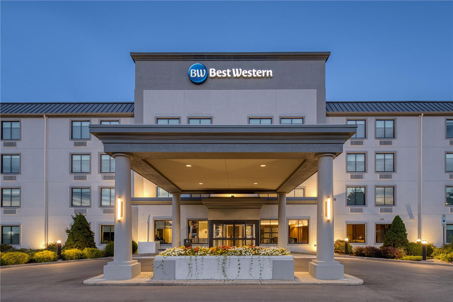 Best Western Byron Center Image