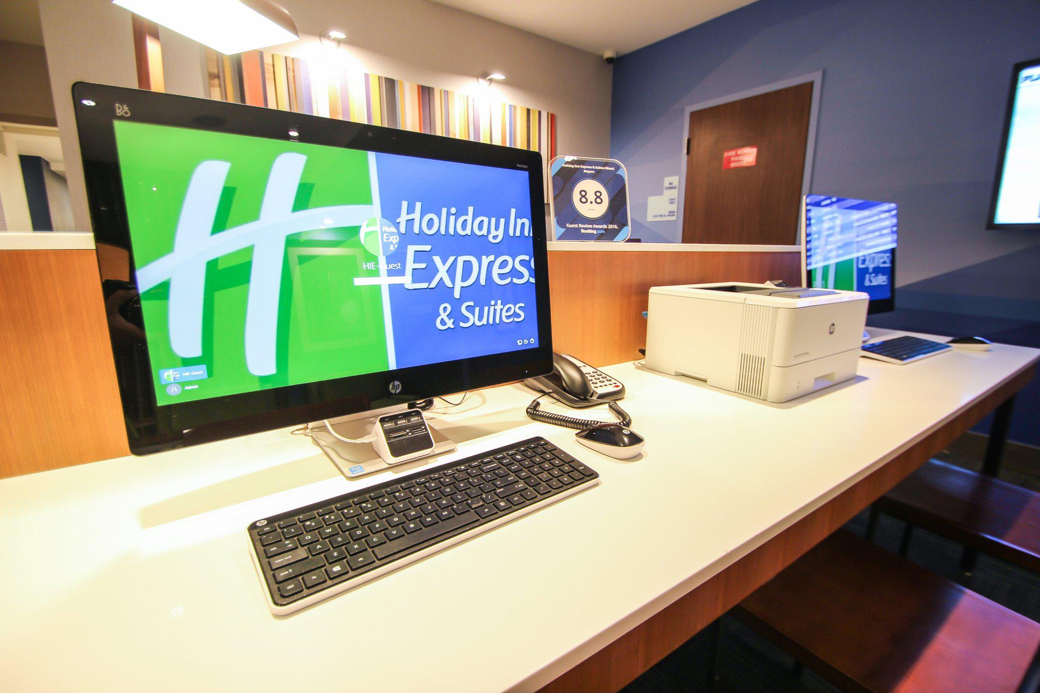 Holiday Inn Express & Suites Miami Airport East Photo