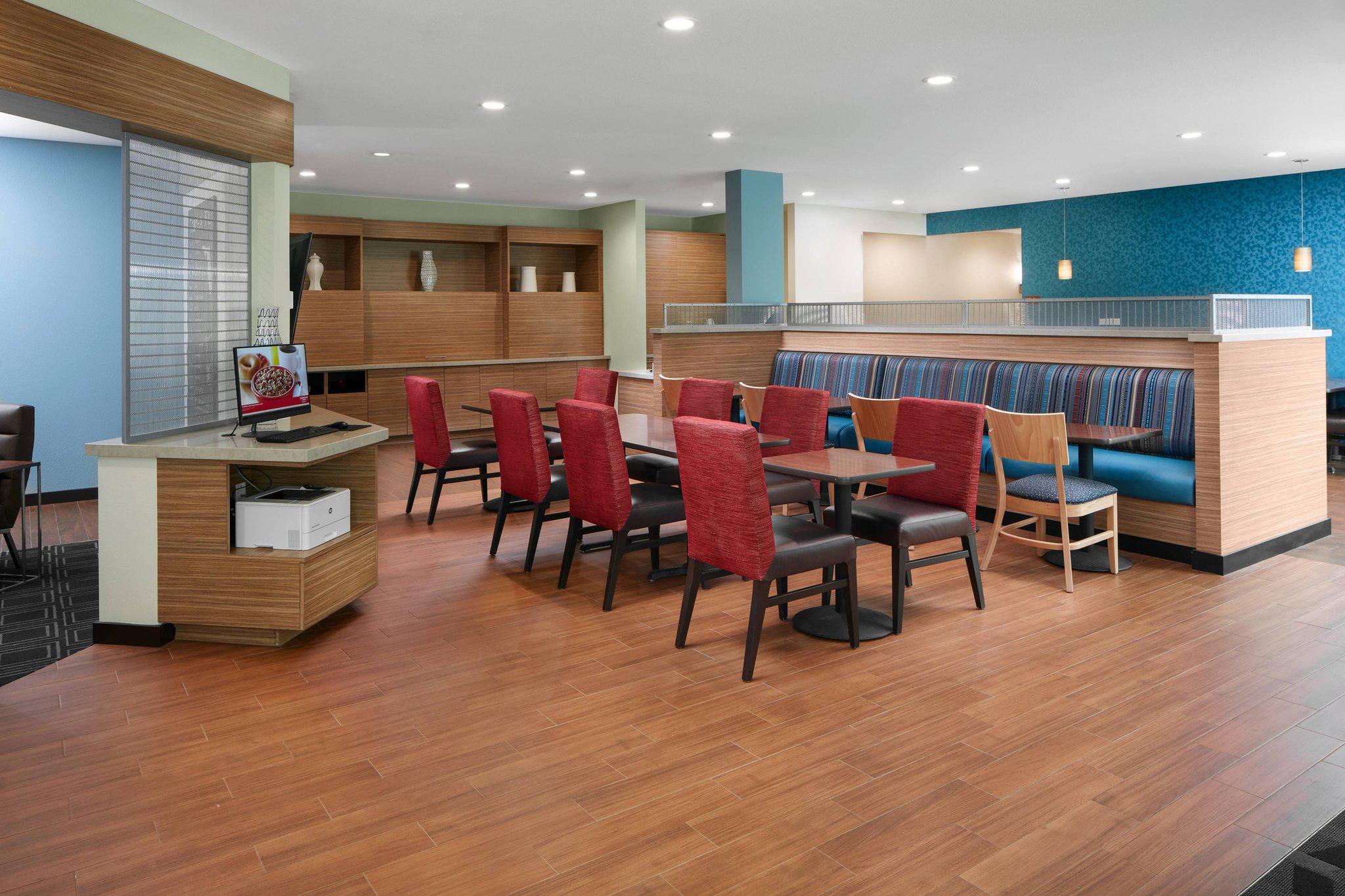 TownePlace Suites by Marriott Tampa South Photo