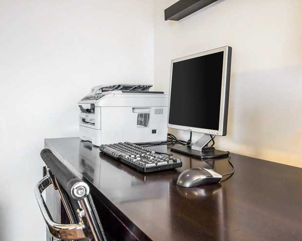 Images Sleep Inn & Suites Airport