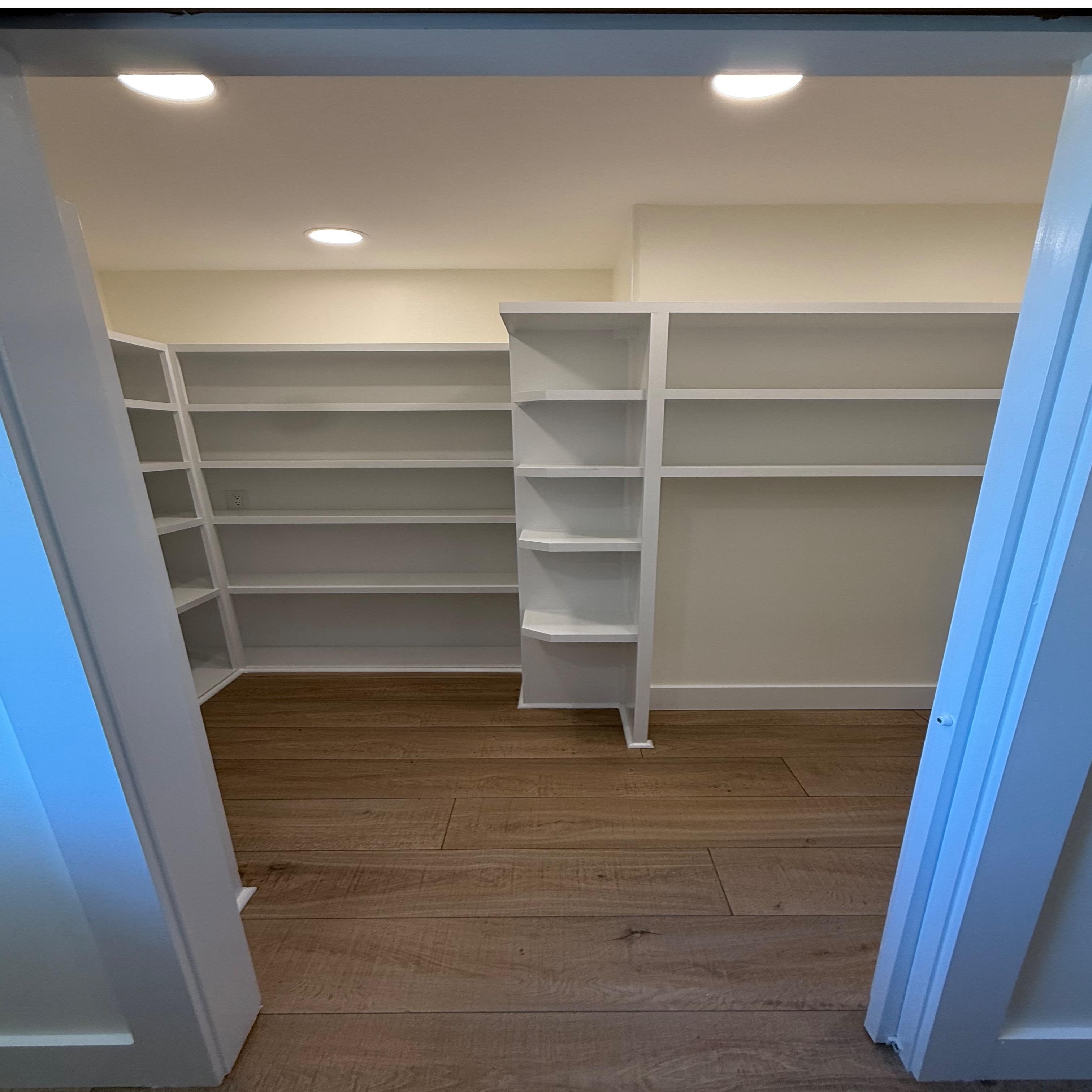 Cabinets & Custom Millwork