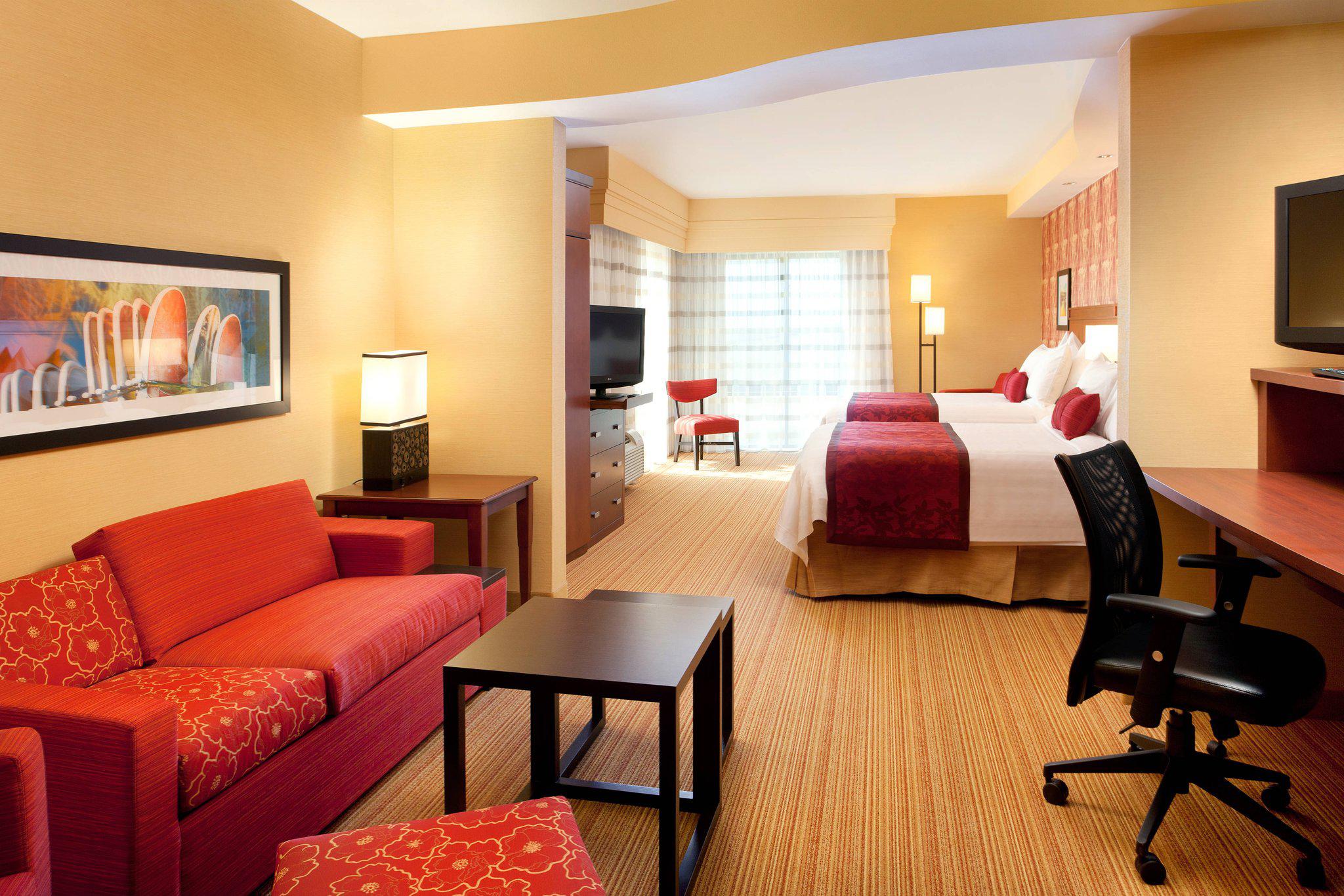 Courtyard by Marriott San Diego Oceanside Photo