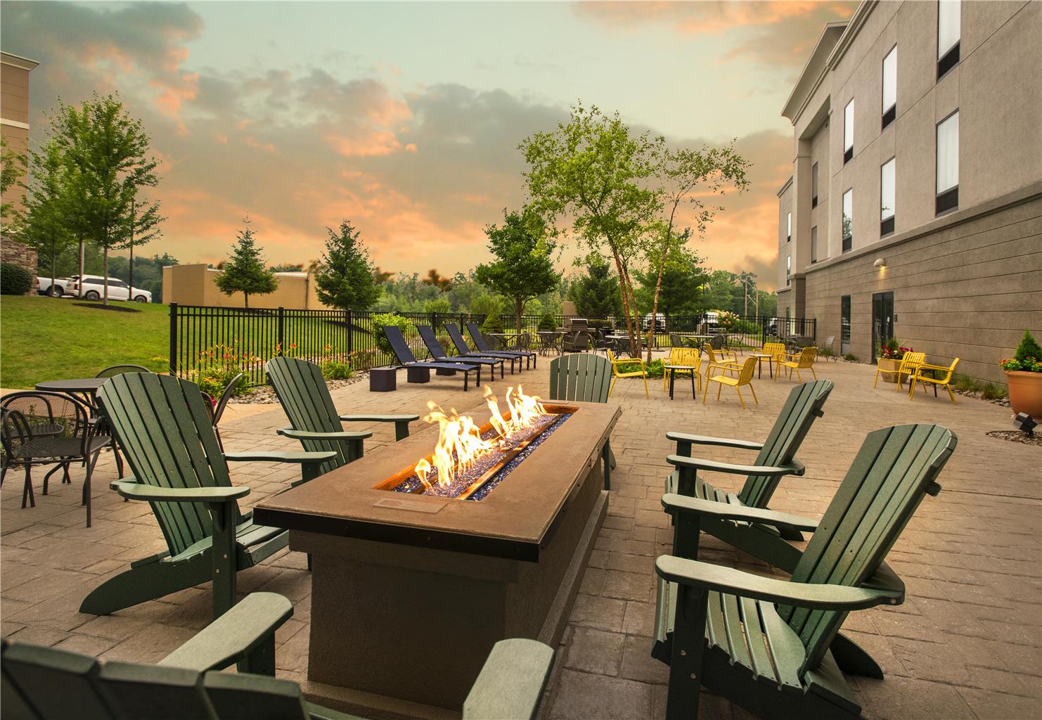 Hampton Inn & Suites New Hartford Image