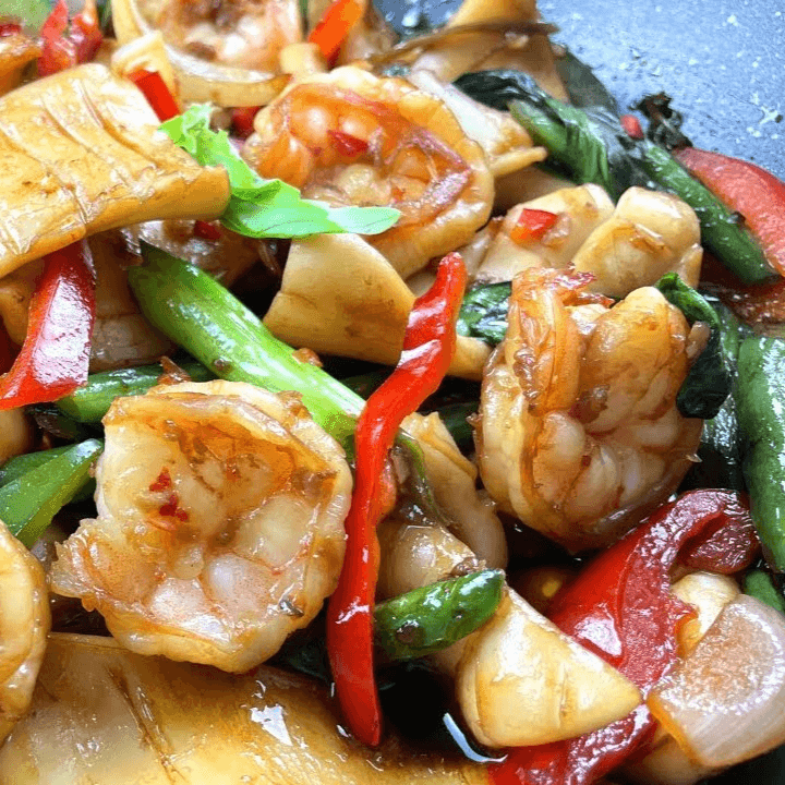 Hot Basil with Seafood