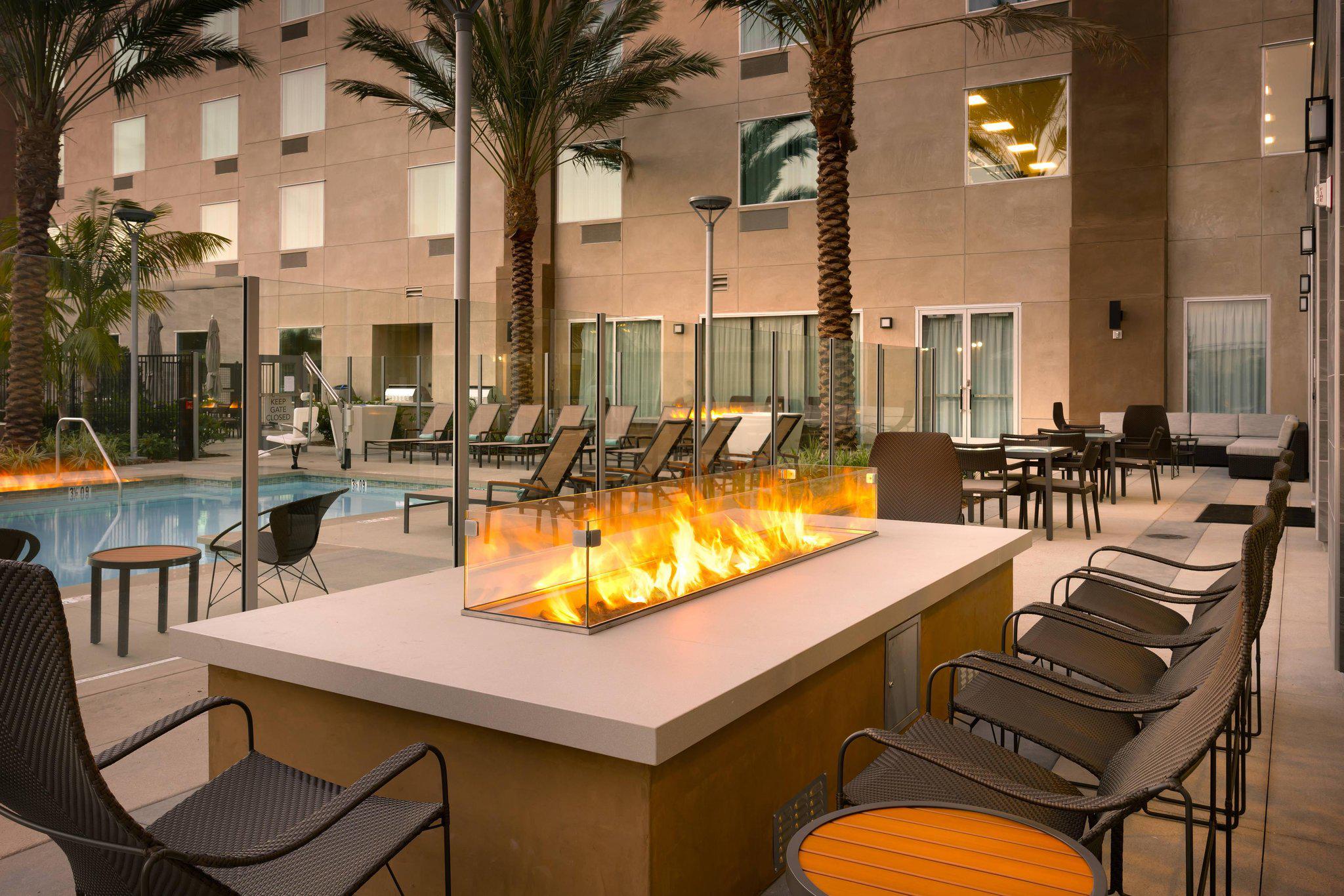 Courtyard by Marriott Los Angeles LAX/Hawthorne Photo