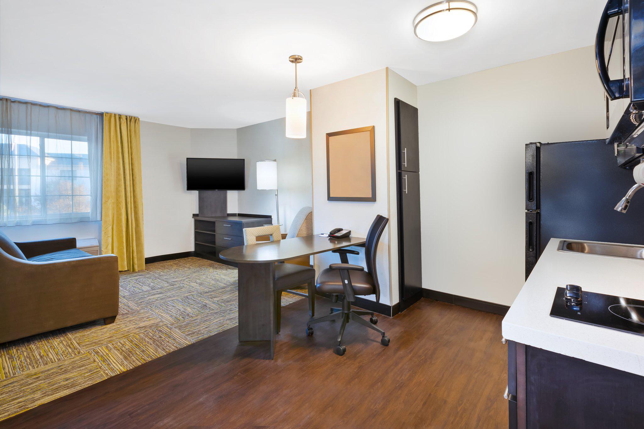 Candlewood Suites Huntersville-Lake Norman Area Photo