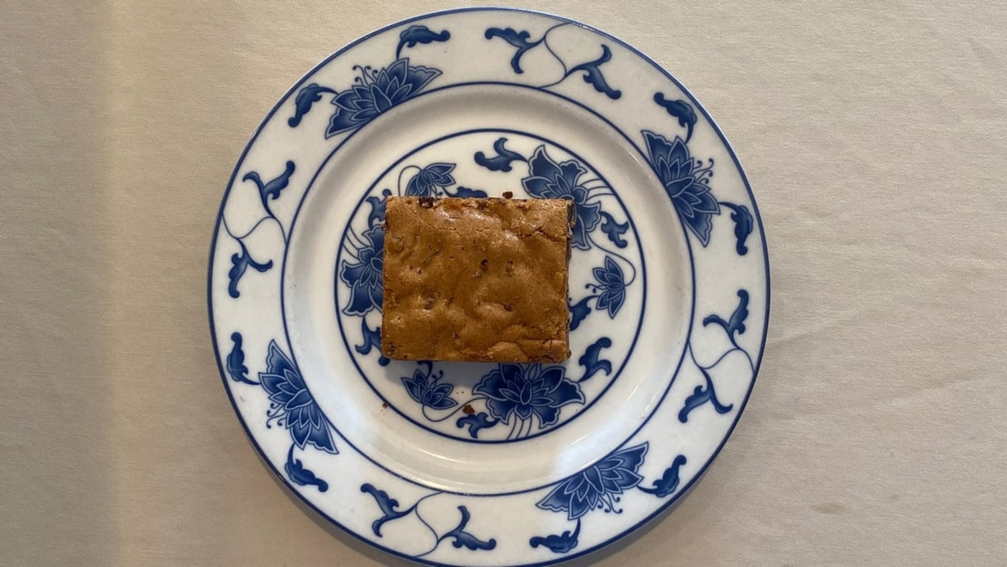 Blondie brownie with chocolate chip & nuts