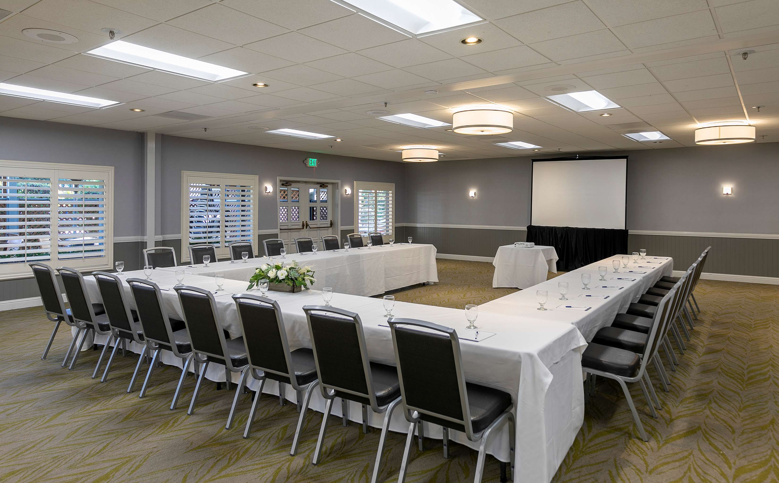 Best Western Seacliff Inn Photo