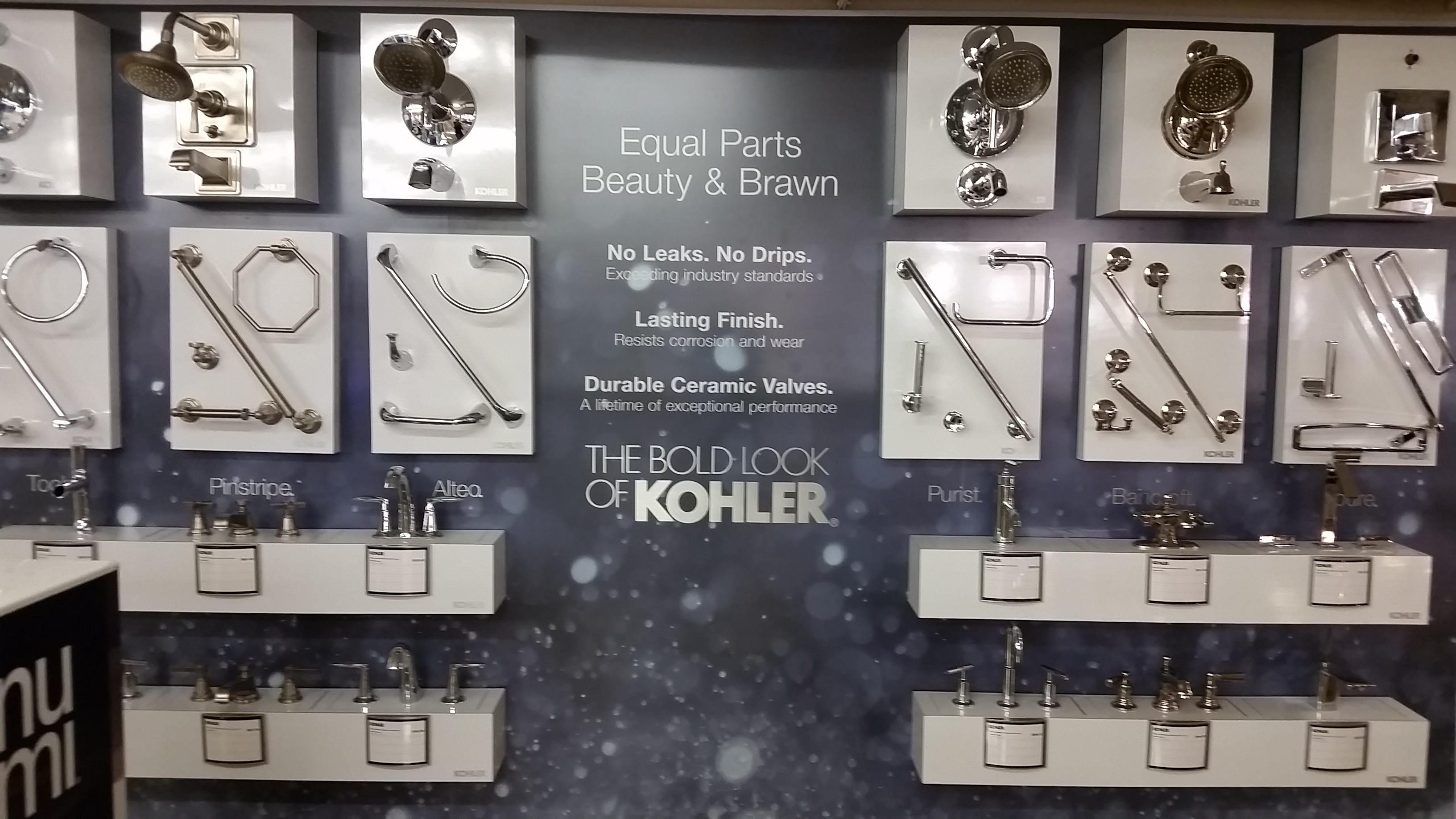 Manhattan Hardware Image
