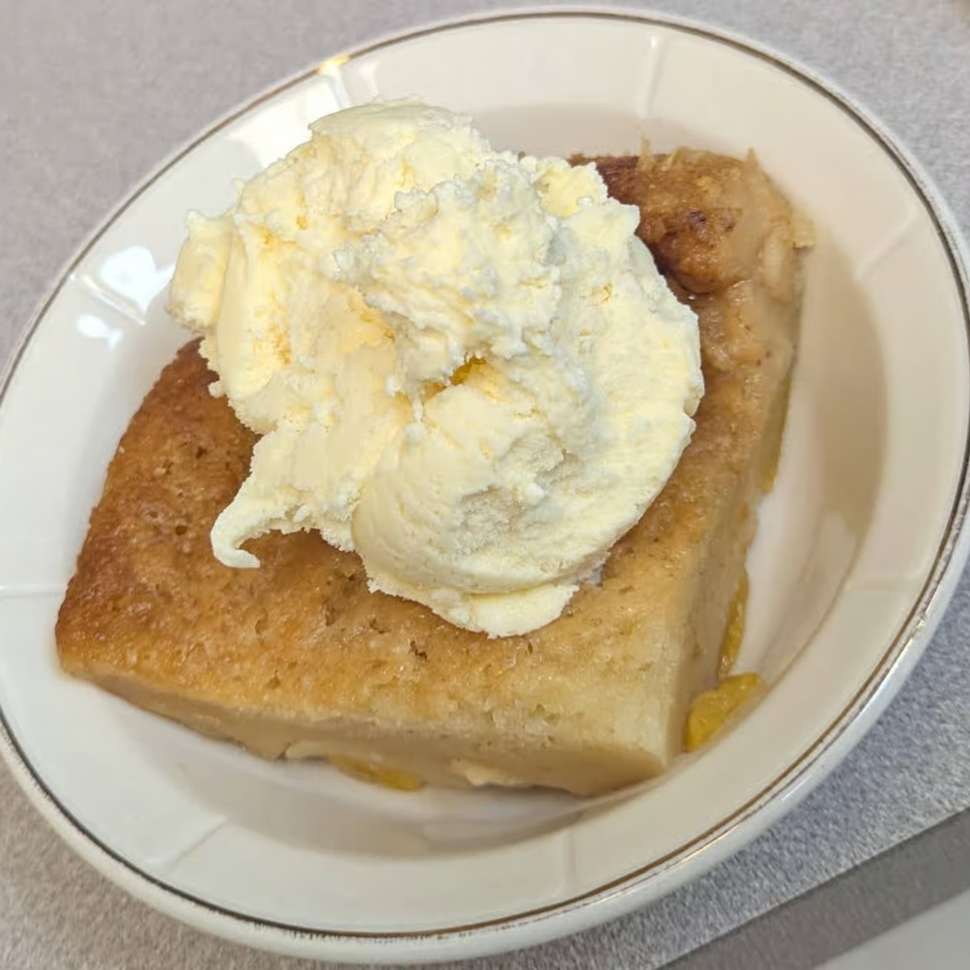Peach Cobbler | A La Mode