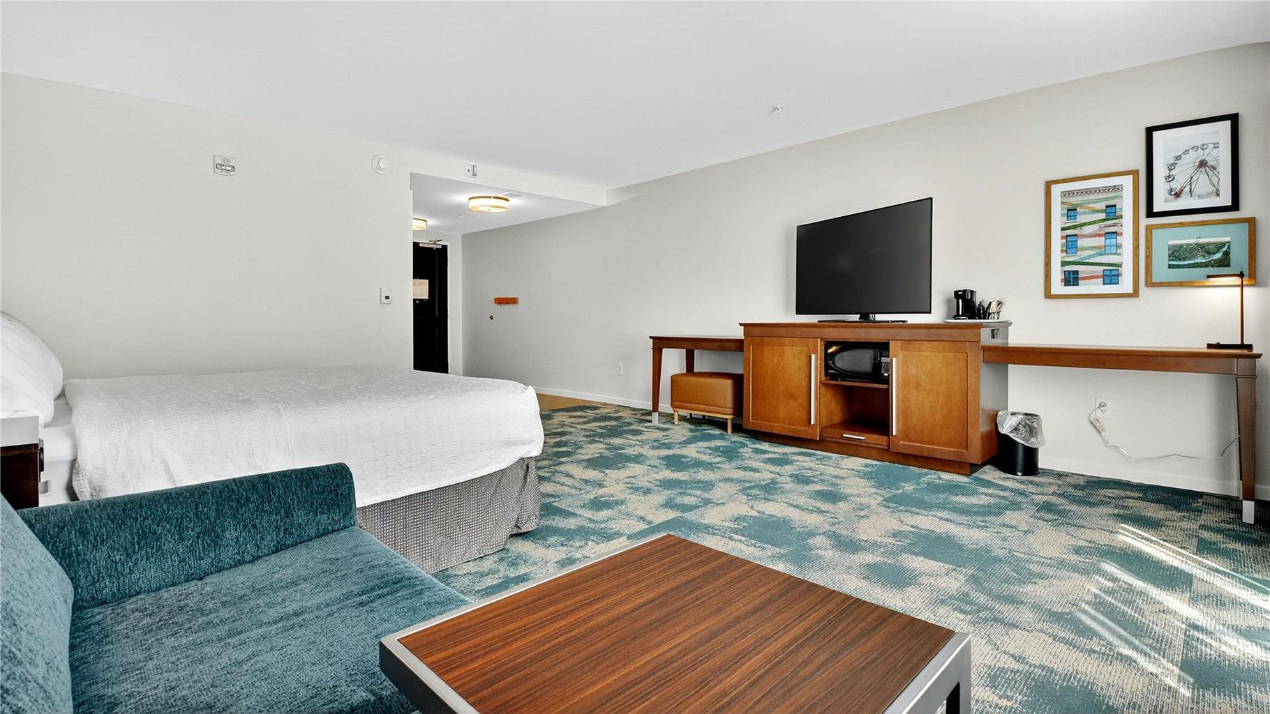 Hampton Inn & Suites Chippewa Falls Image