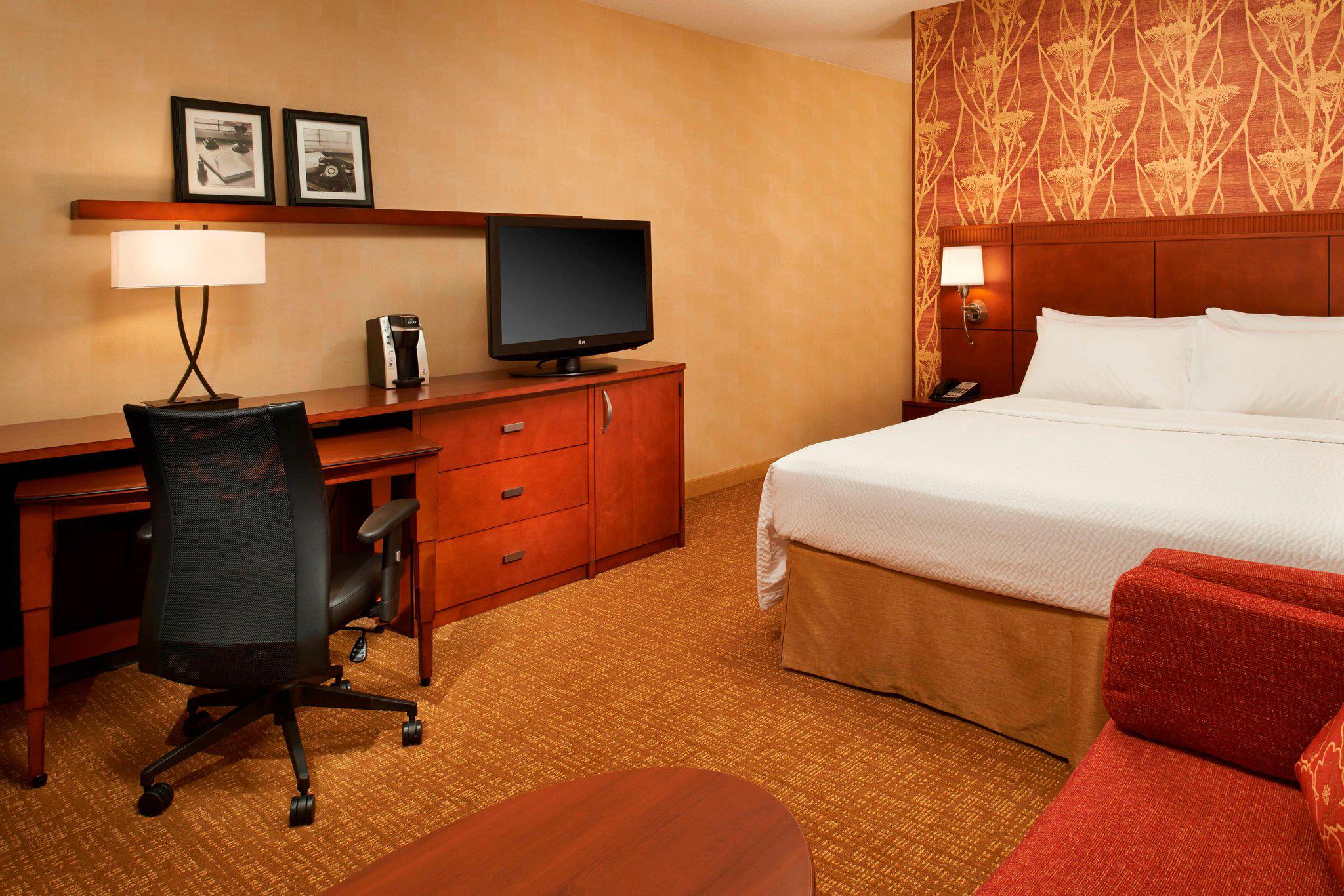 Courtyard by Marriott Chicago Lincolnshire Photo