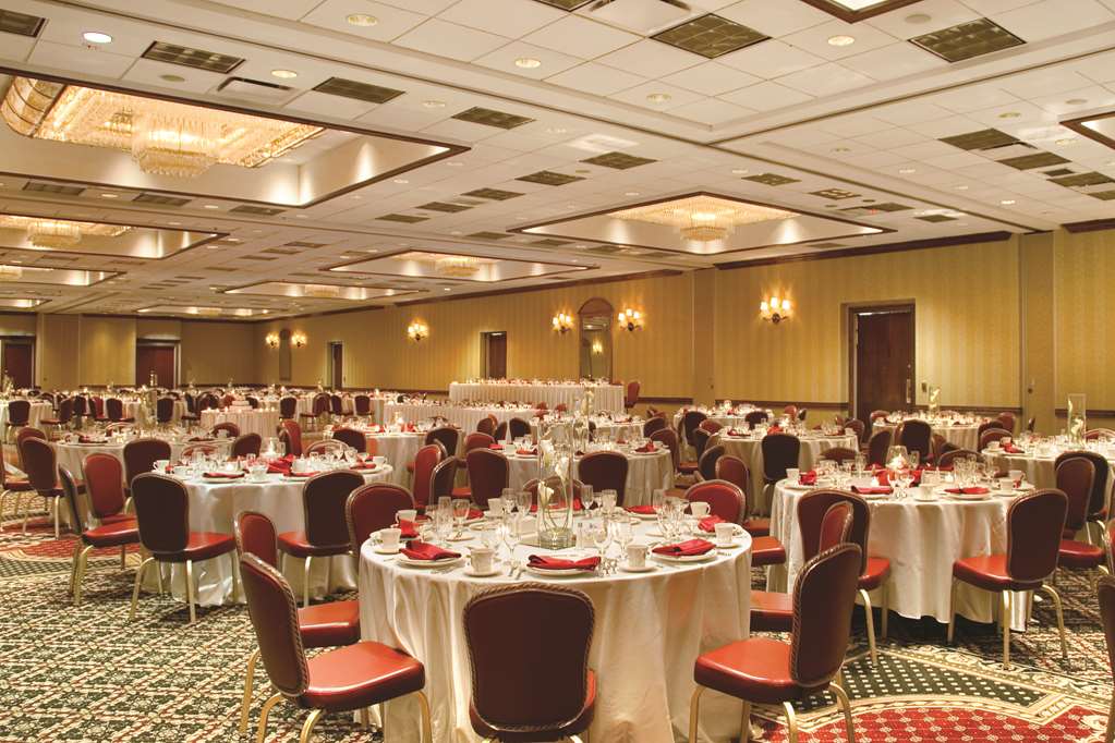 DoubleTree by Hilton Hotel Chicago - Alsip Image
