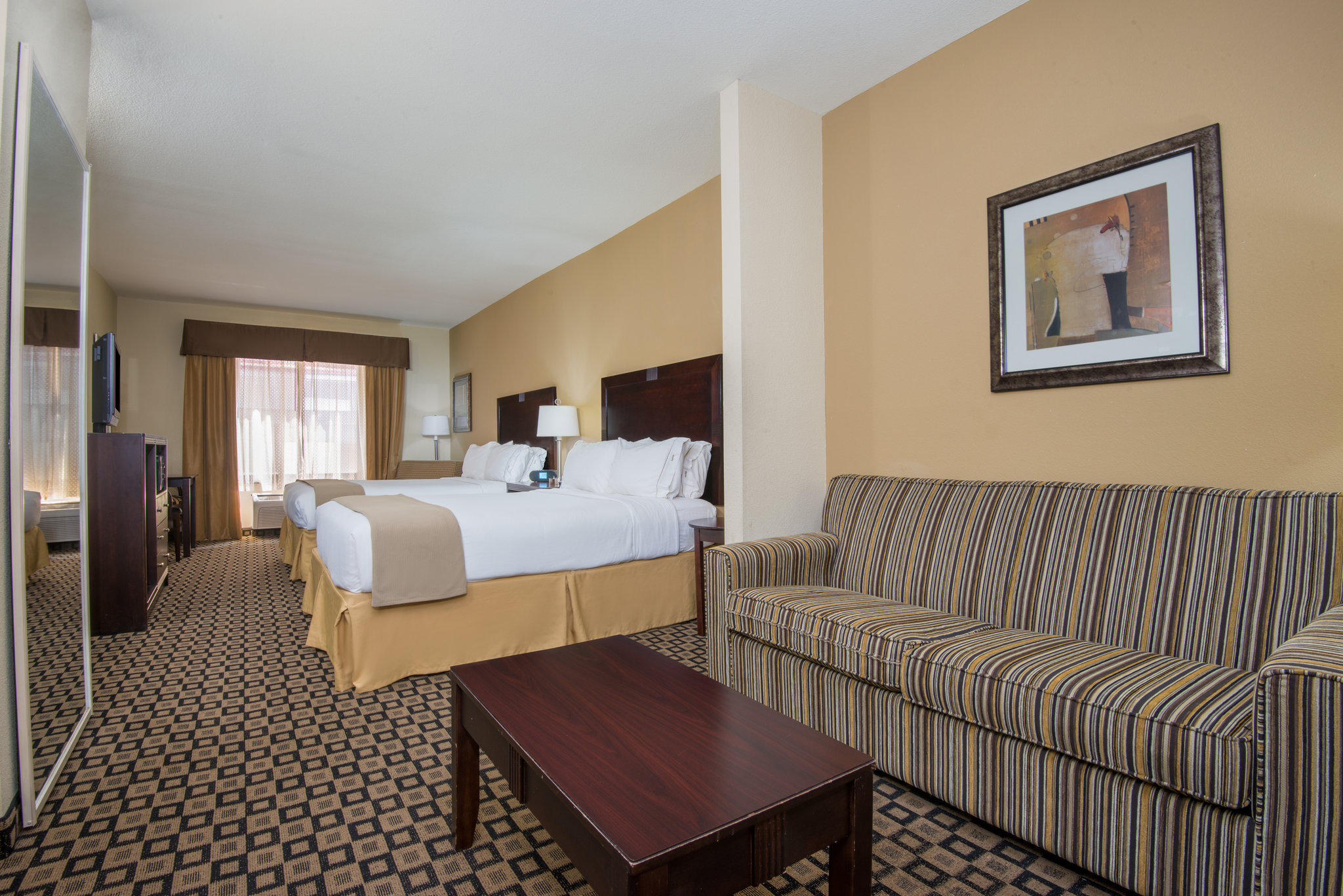 Holiday Inn Express & Suites Clovis Photo