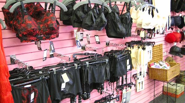 Victoria's Secret Lingerie for sale in Minnehaha, Washington