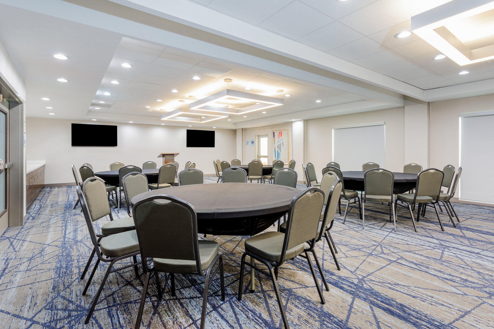 Holiday Inn Express & Suites Tampa Stadium - Airport Area by IHG Image