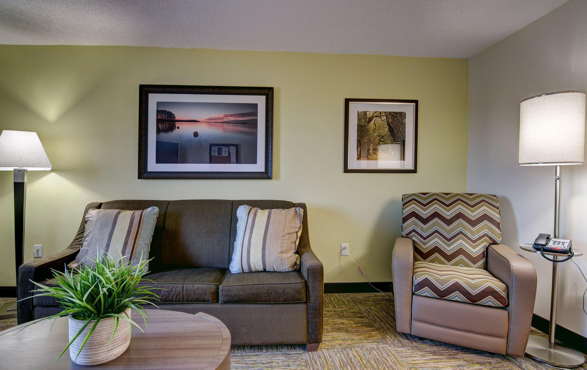 Candlewood Suites Richmond - West Broad Photo