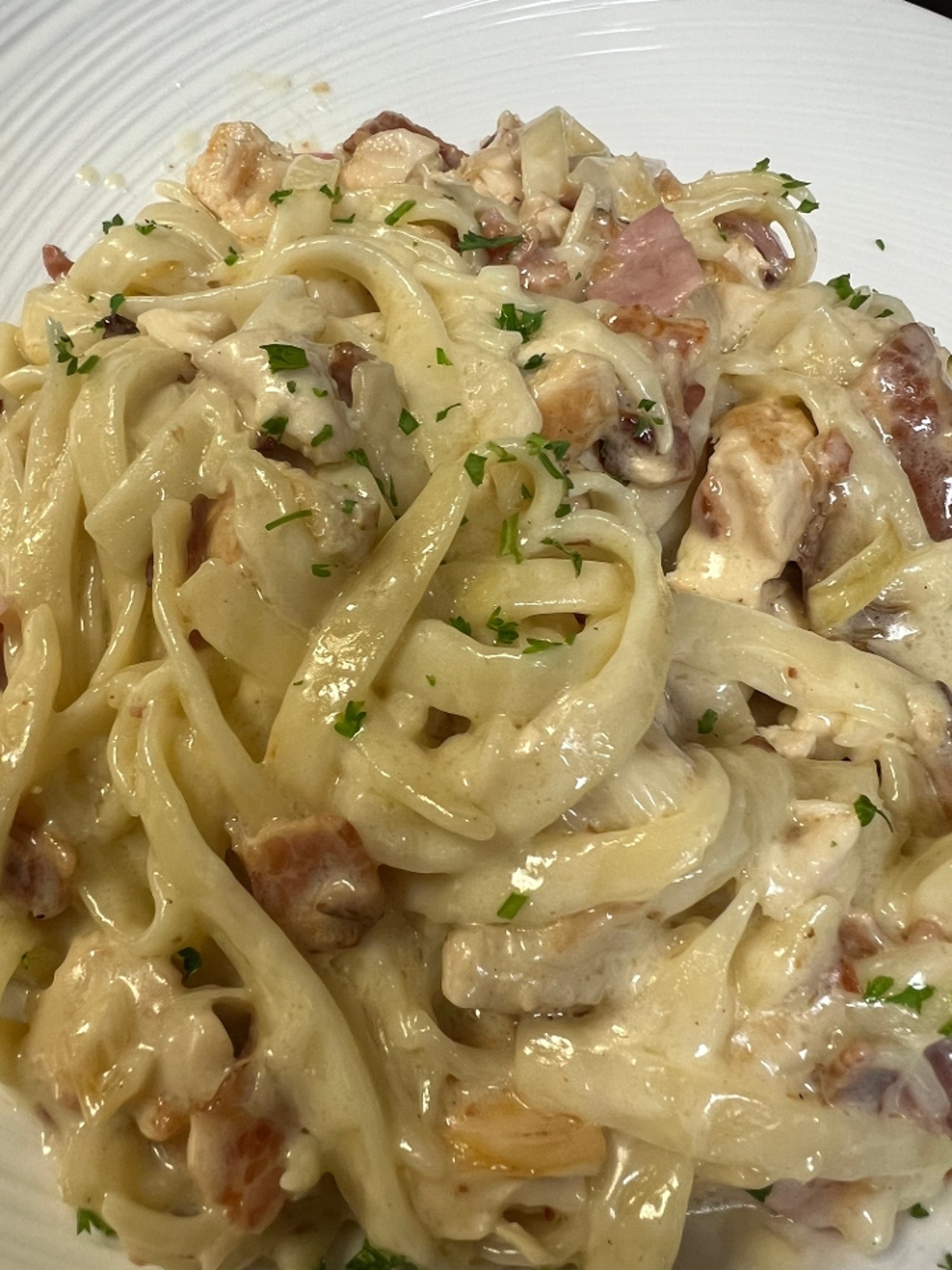 SPAGHETTI A LA CARBONARA