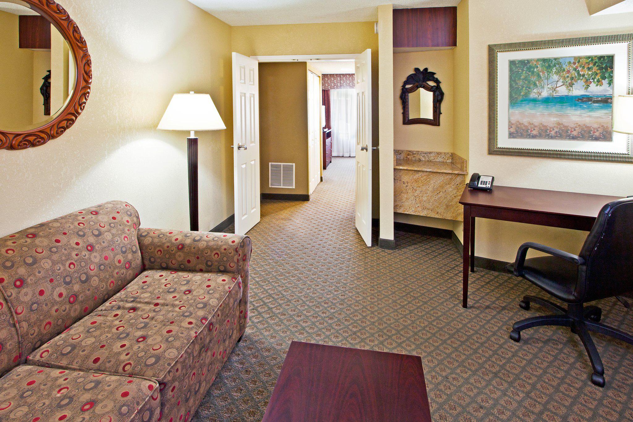 Holiday Inn Express Clearwater East - Icot Center Photo