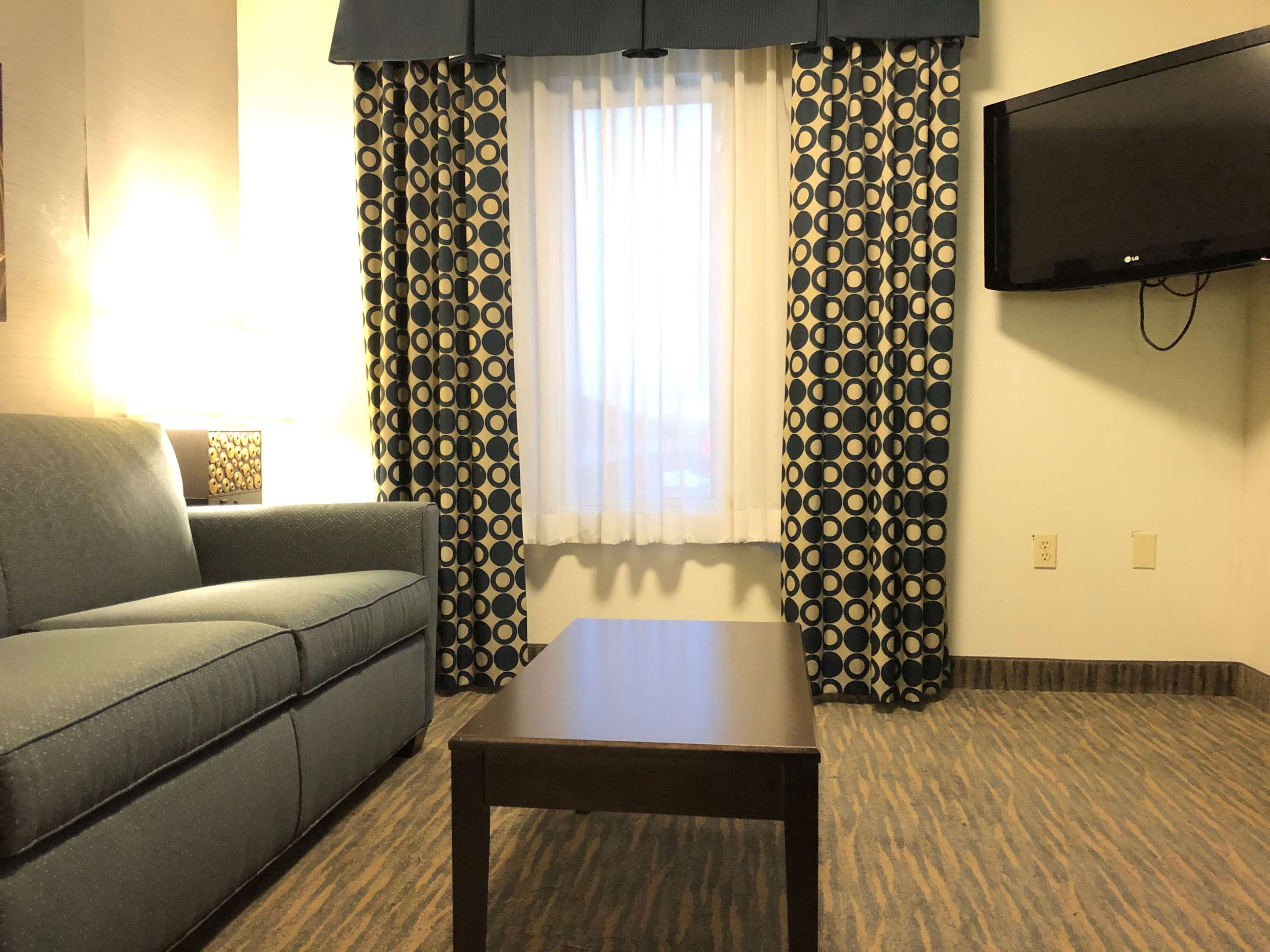 Best Western Plus Coldwater Hotel Photo