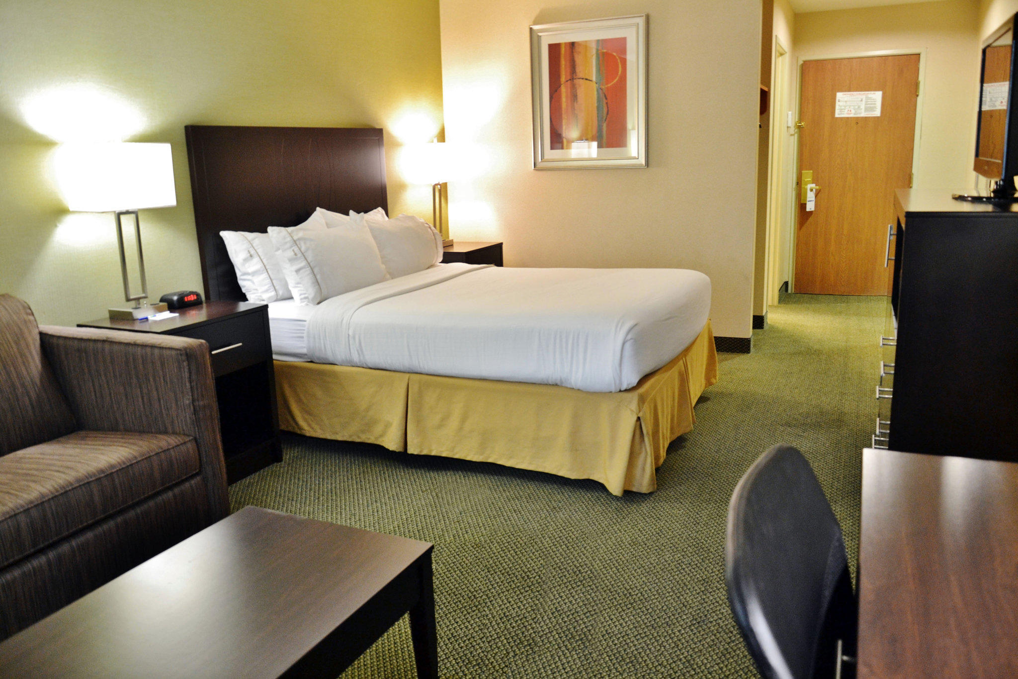 Holiday Inn Express & Suites Center Township Photo