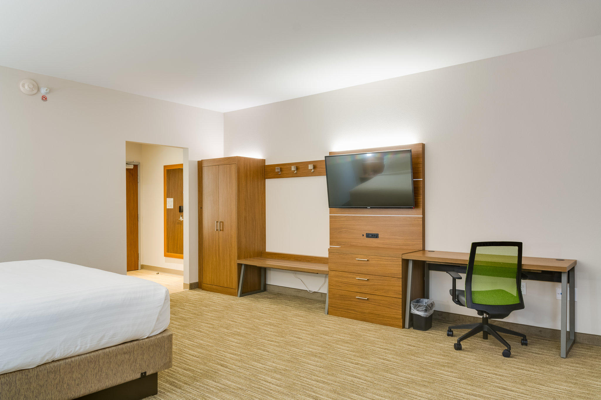 Holiday Inn Express & Suites Russellville Photo