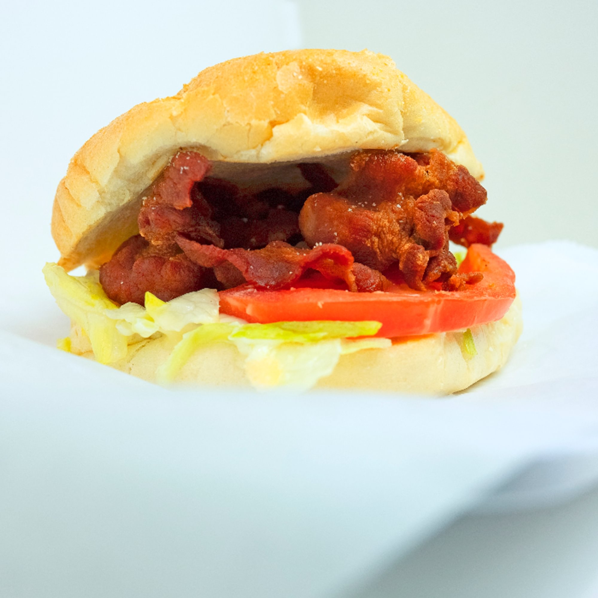 Tocino, Lechuga Y Tomate - Bacon, Lettuce & Tomato (BLT)