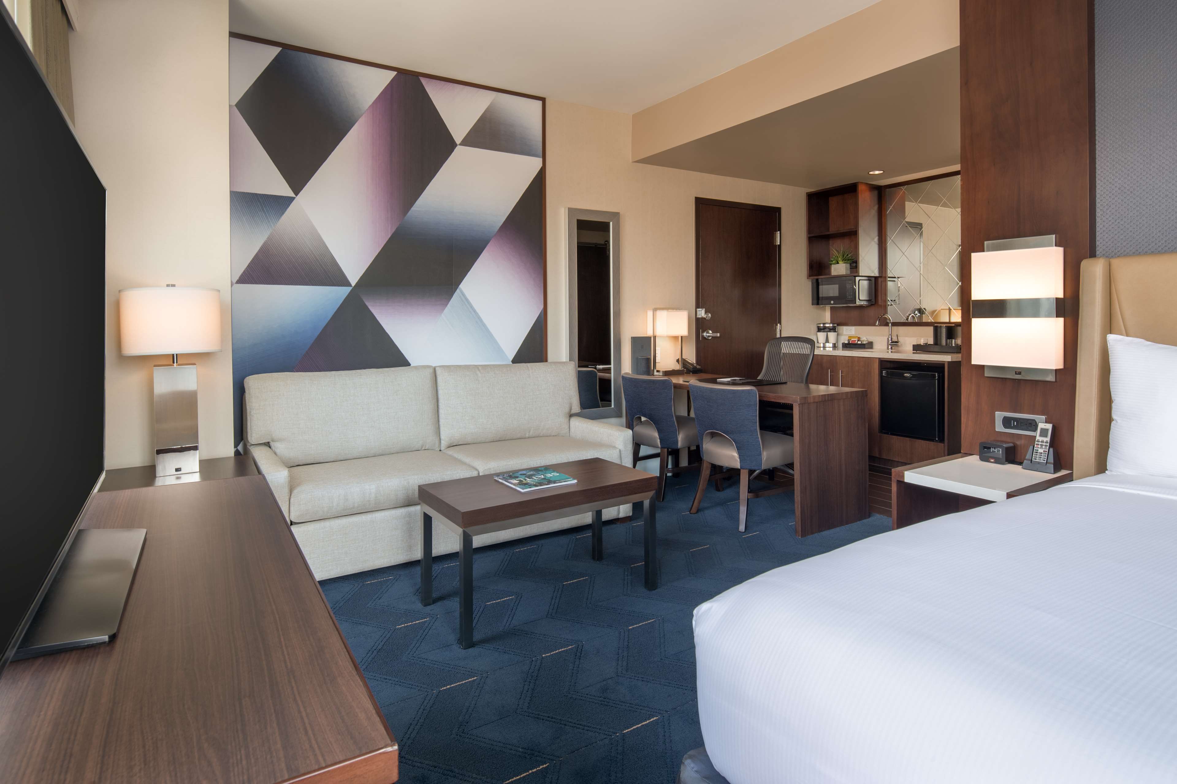 Embassy Suites by Hilton Seattle Downtown Pioneer Square Photo