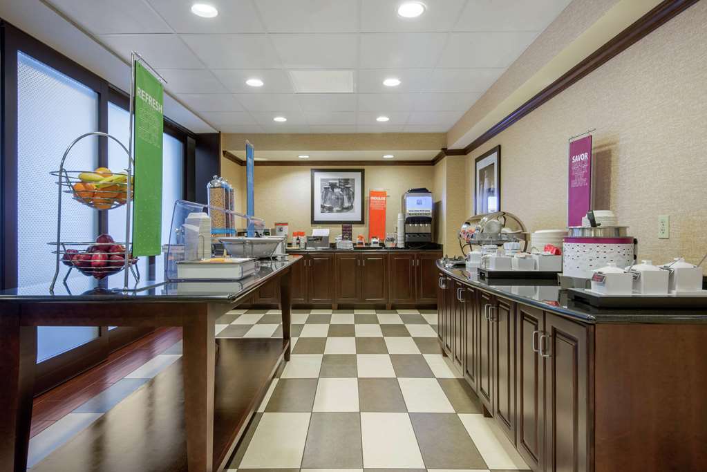 Hampton Inn Meadville Image