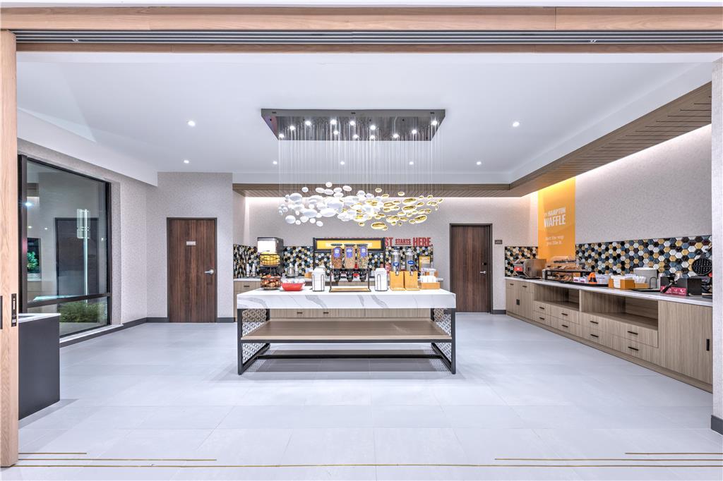 Hampton Inn and Suites Irving Hwy 183 Image