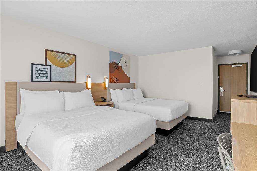 Spark by Hilton Traverse City Image