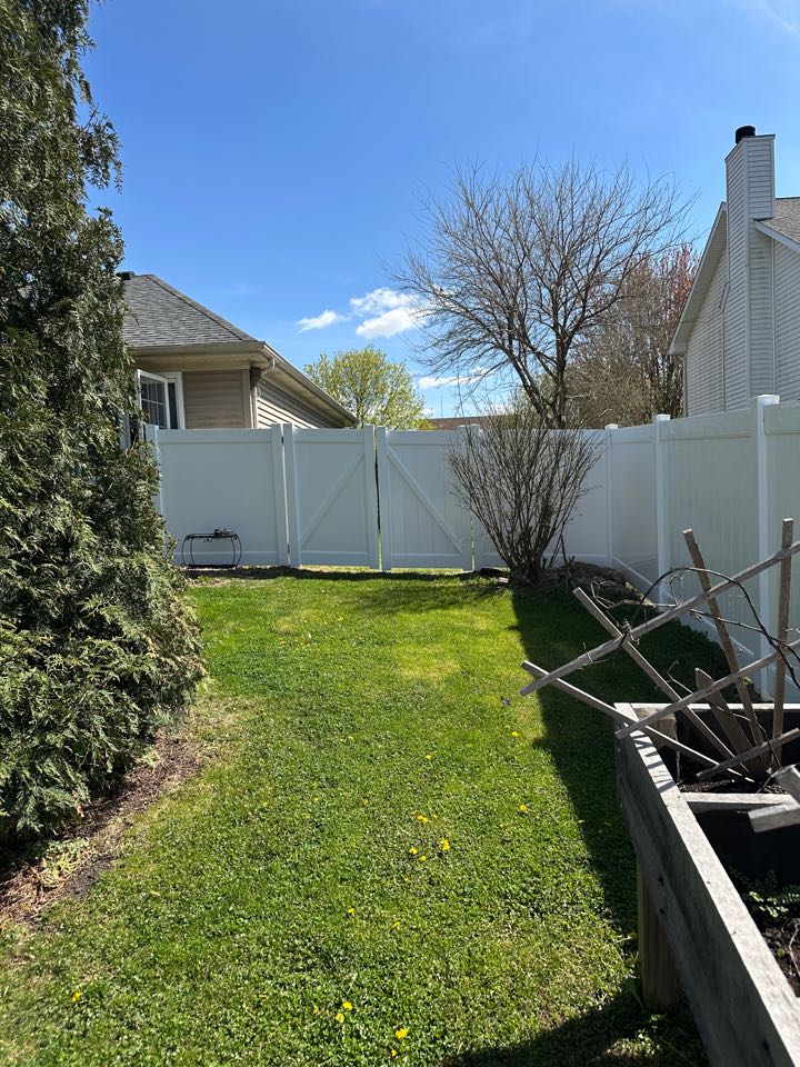 Top Rail Fence Naperville Image