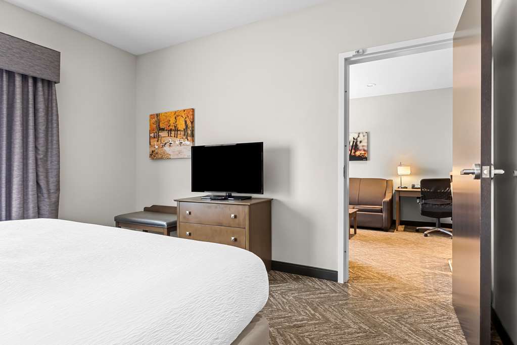 Best Western Plus Bolivar Hotel & Suites Image