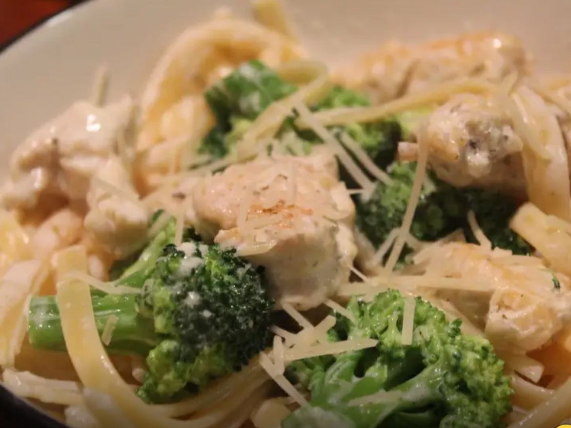 Chicken Brocc Alfredo