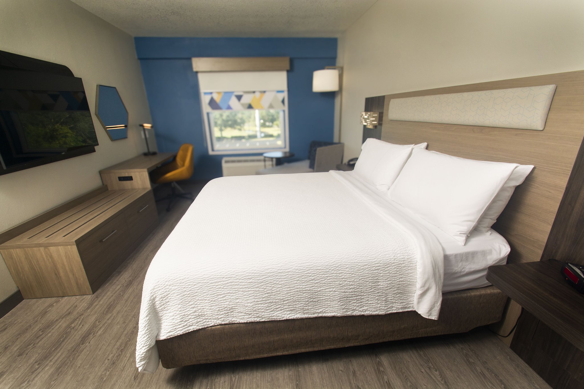Holiday Inn Express & Suites Cocoa by IHG Image