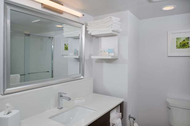Images Hampton Inn & Suites Phoenix/Scottsdale on Shea Boulevard