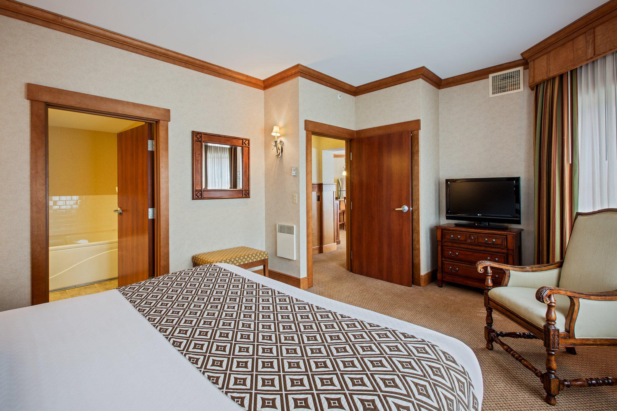 Crowne Plaza Lake Placid by IHG Image