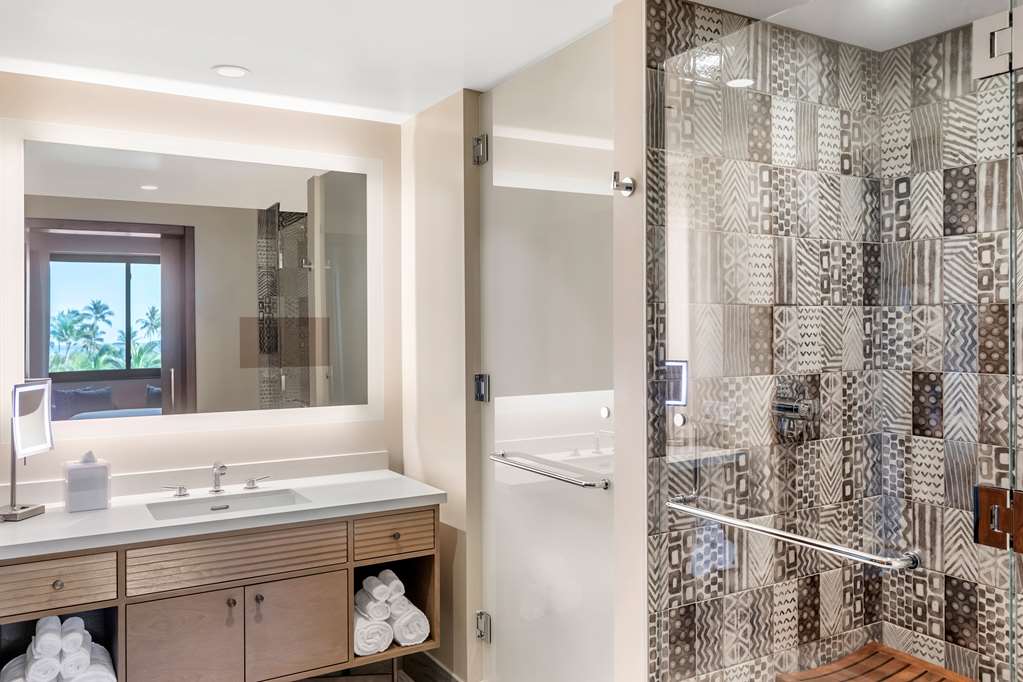 Hilton Grand Vacations Club Maui Bay Villas Image