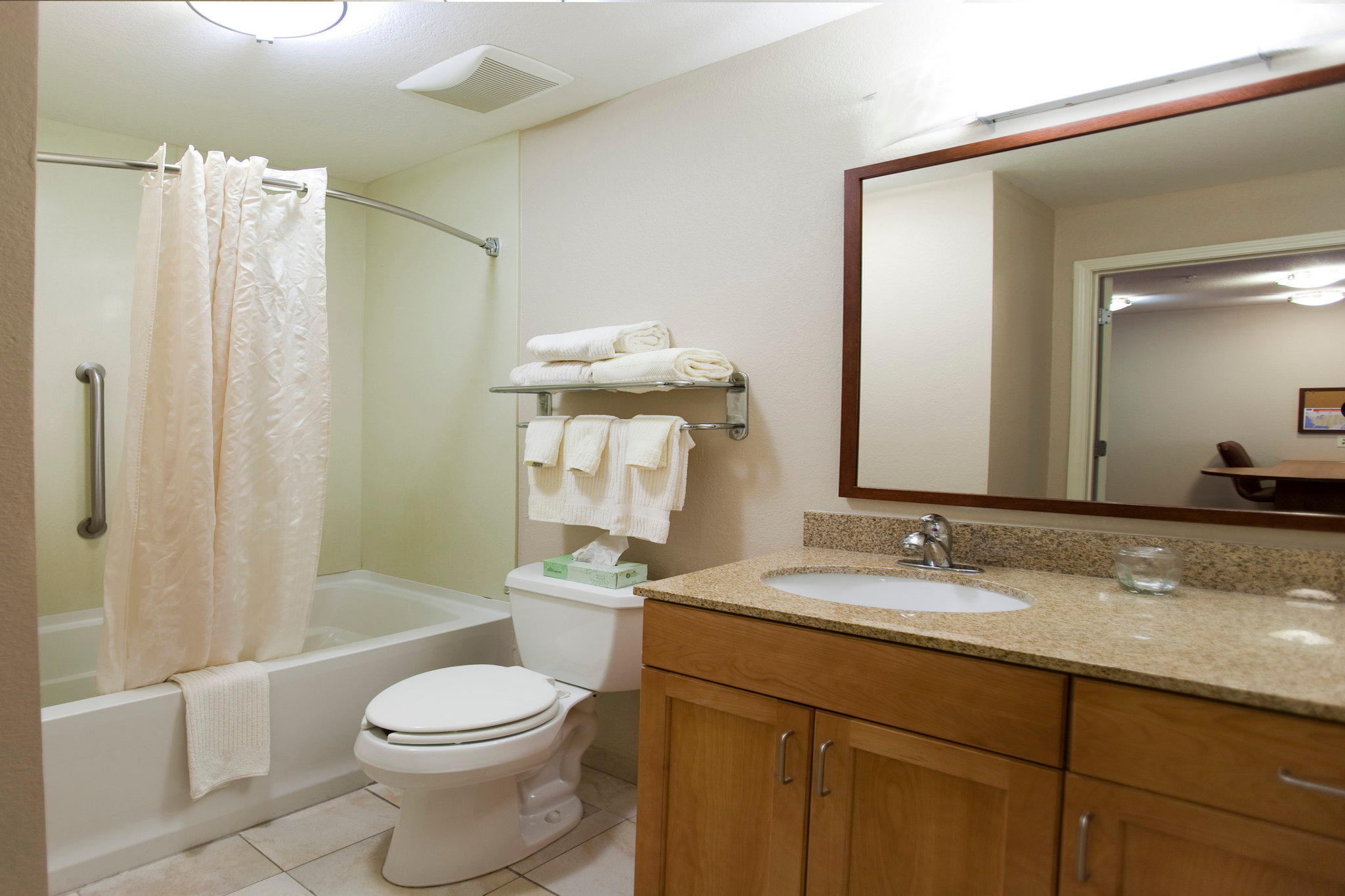 Candlewood Suites Hattiesburg Photo