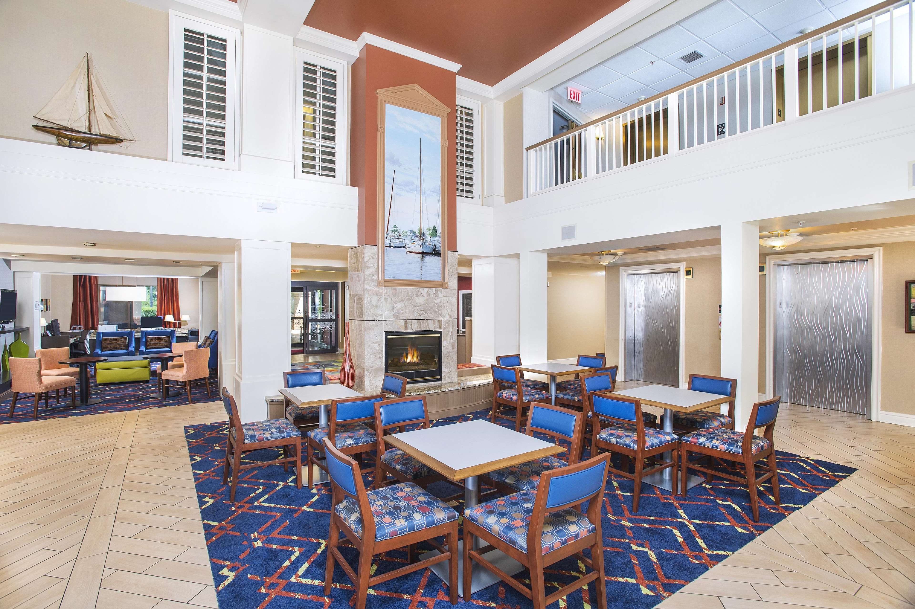 Hampton Inn & Suites Annapolis Photo