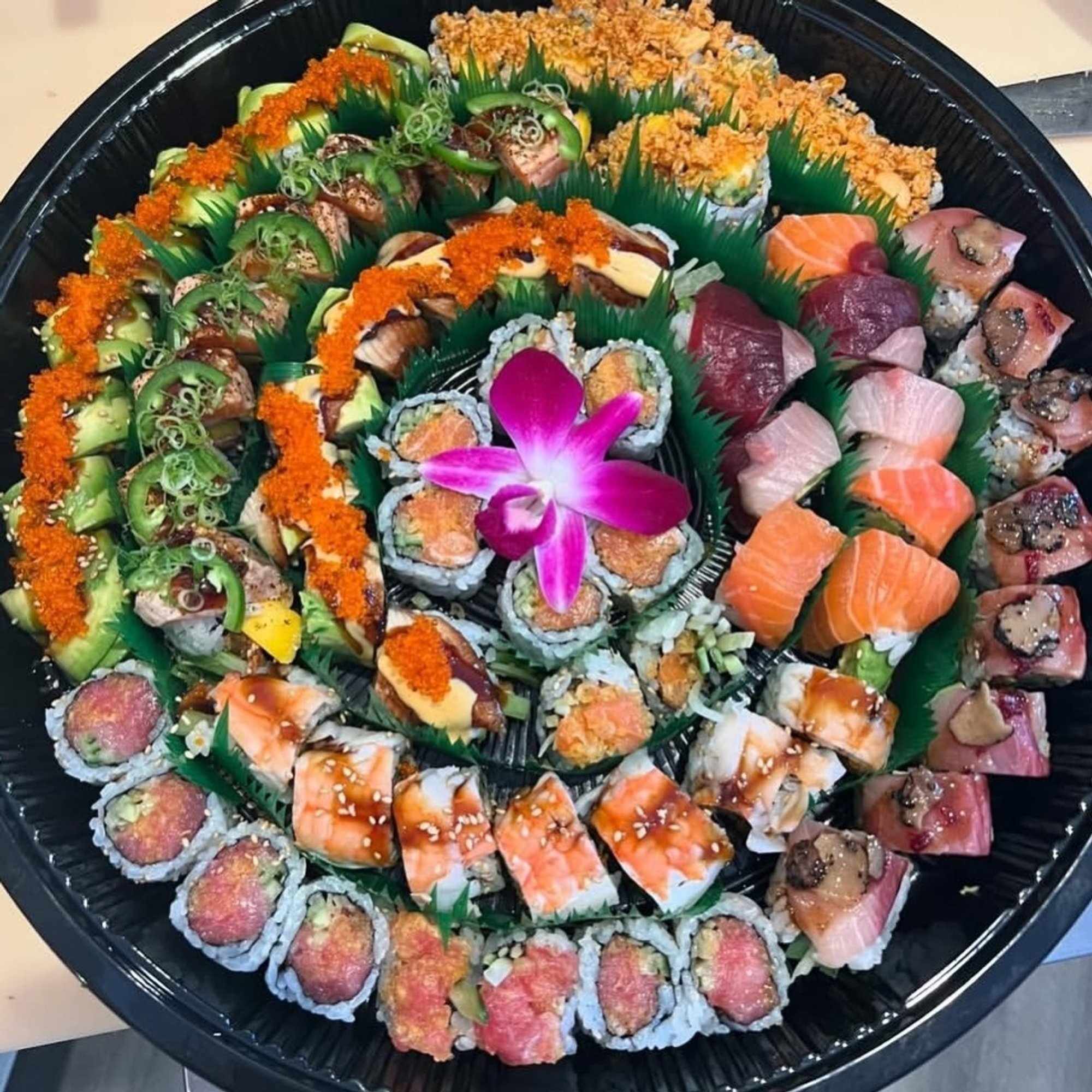 MIXED SUSHI TRAY