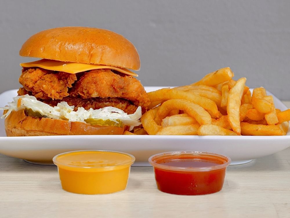 Nashville Regular Chicken Sandwich & 1 Side