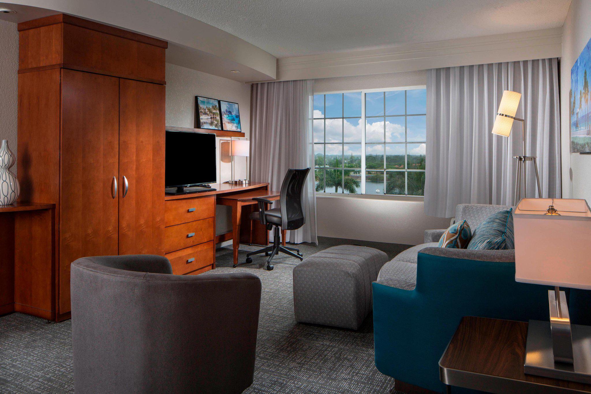 Courtyard by Marriott Fort Lauderdale Airport & Cruise Port Photo